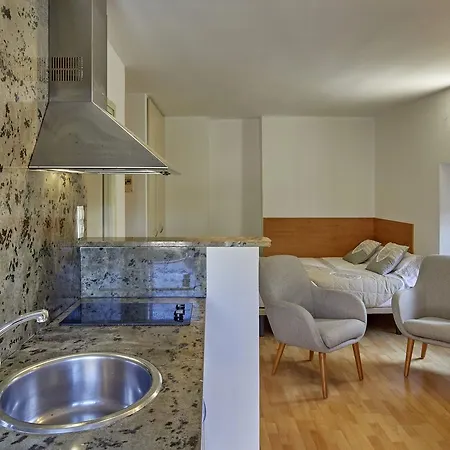 Sant Josep Loft خيرونا