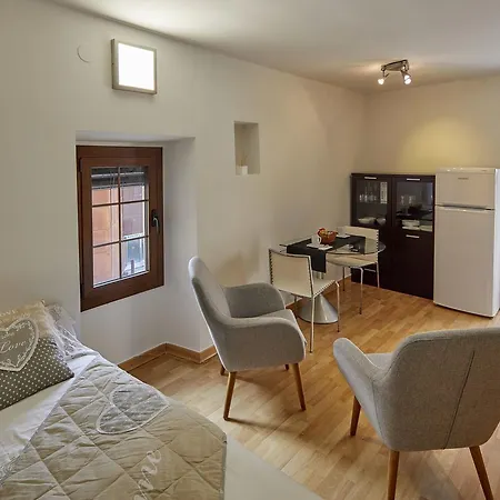 Sant Josep Loft خيرونا